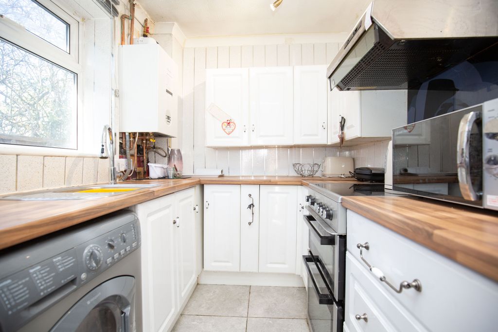 Property photo 3 of 11 Untitled-5