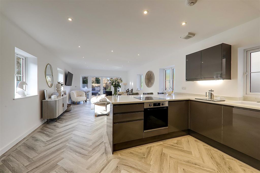 Property photo 2 of 24 Img_4480-Img_4482.Jpg