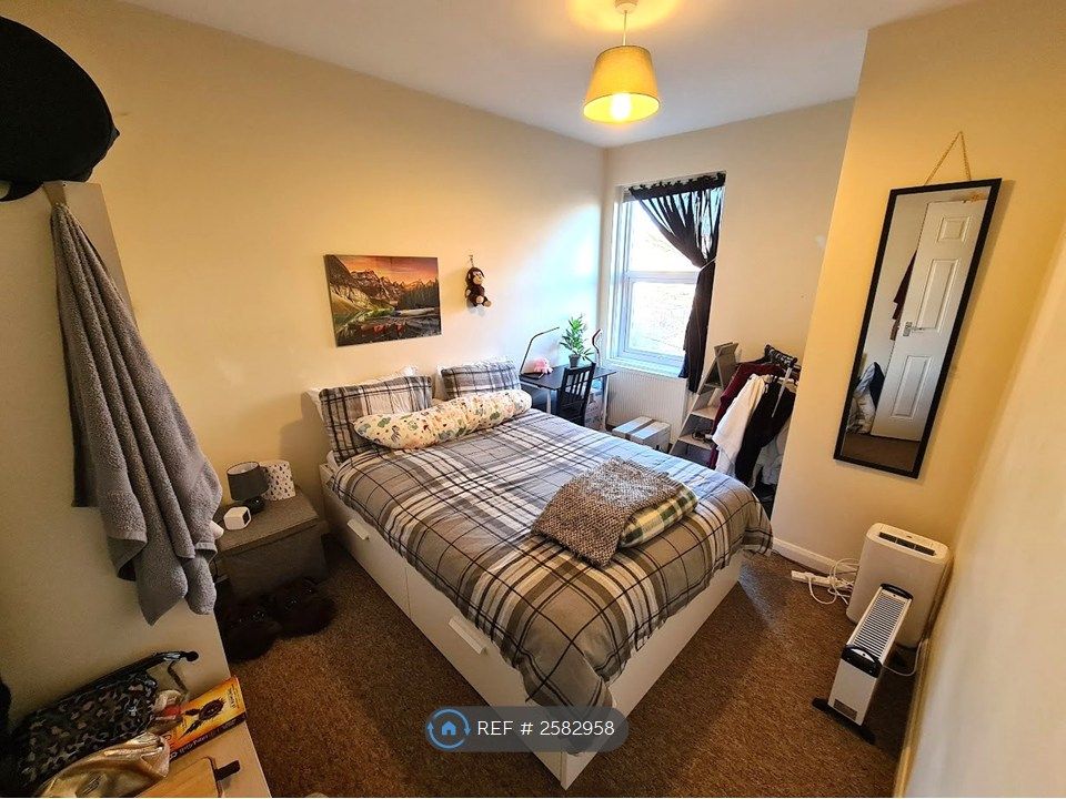 Property photo 2 of 5 Bedroom