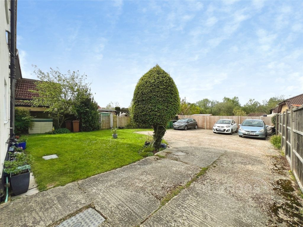 Property photo 2 of 12 Picture No. 11