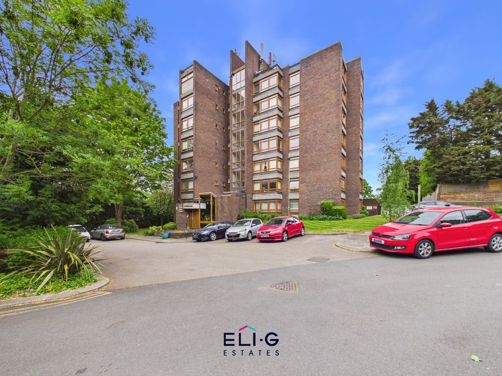 Property photo 1 of 13 3 Bed Flat To Rent Westchester Court, London Nw4