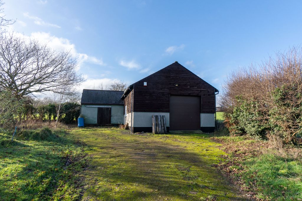 Property photo 2 of 5