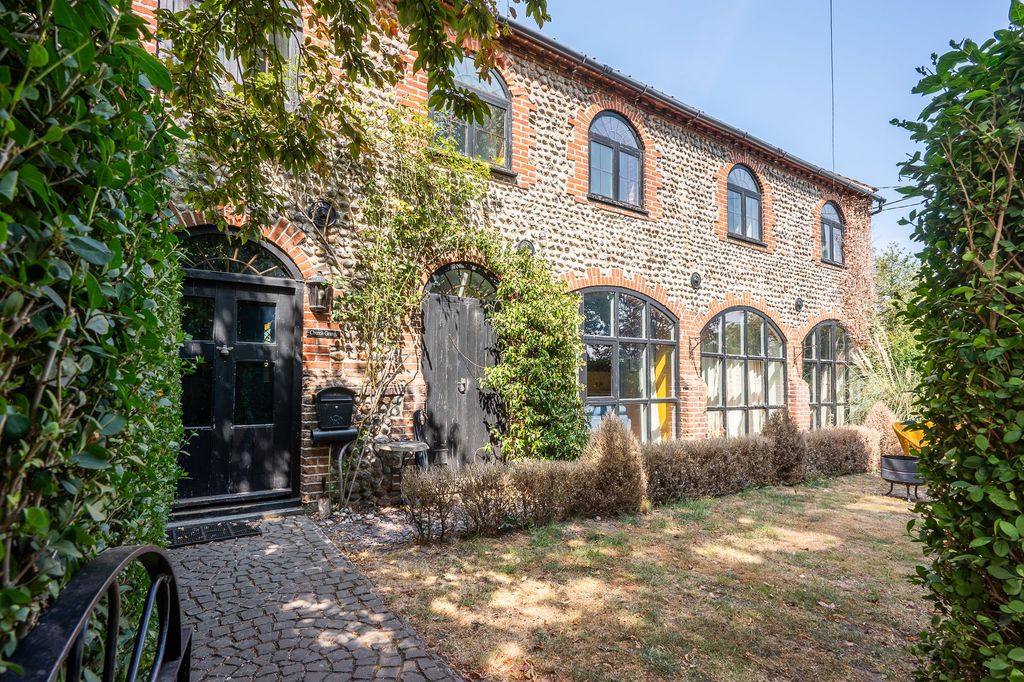 Property photo 1 of 39