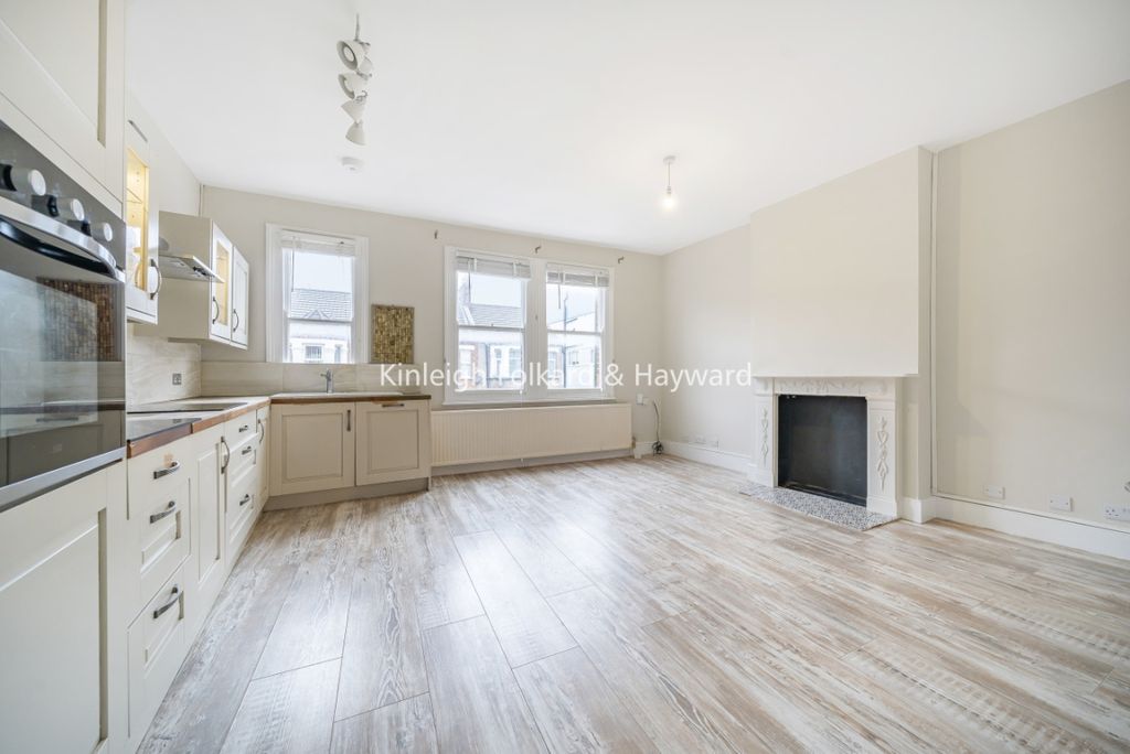 Property photo 1 of 6 7A51F075-3098-40Ea-8