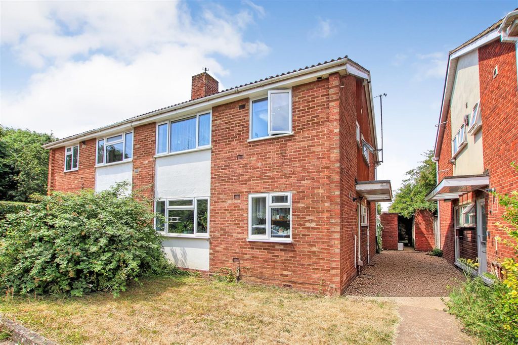 Property photo 1 of 6 Front.Jpg