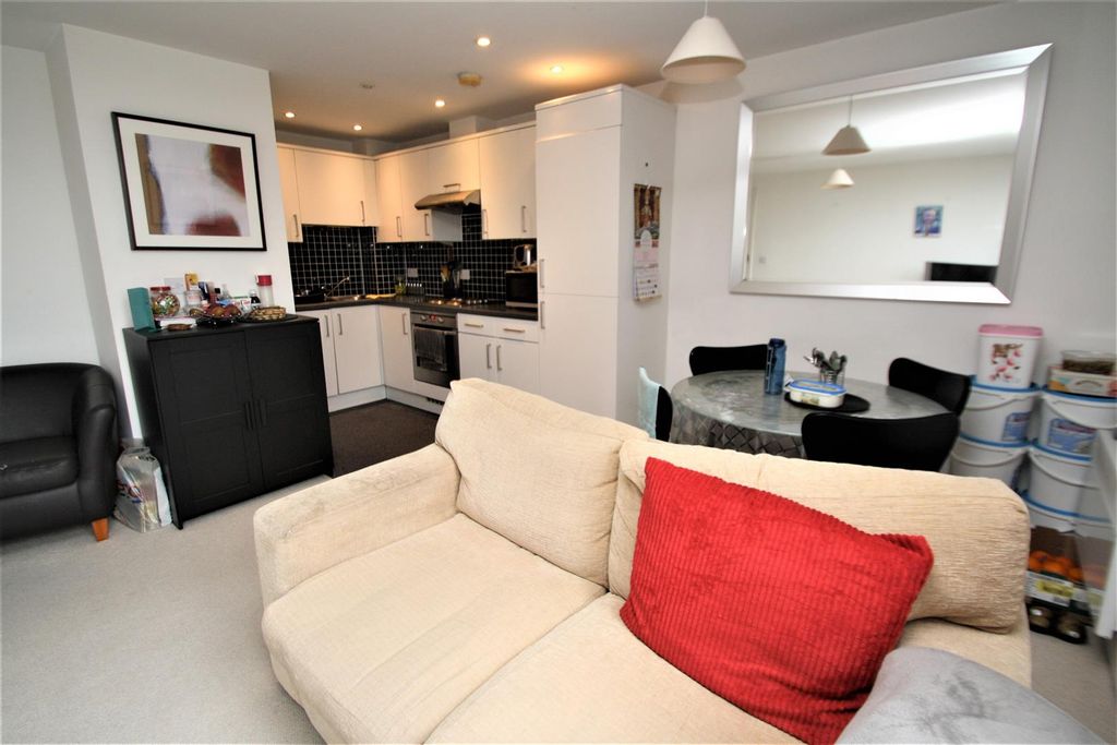 Property photo 3 of 7 Lounge (2).Jpg