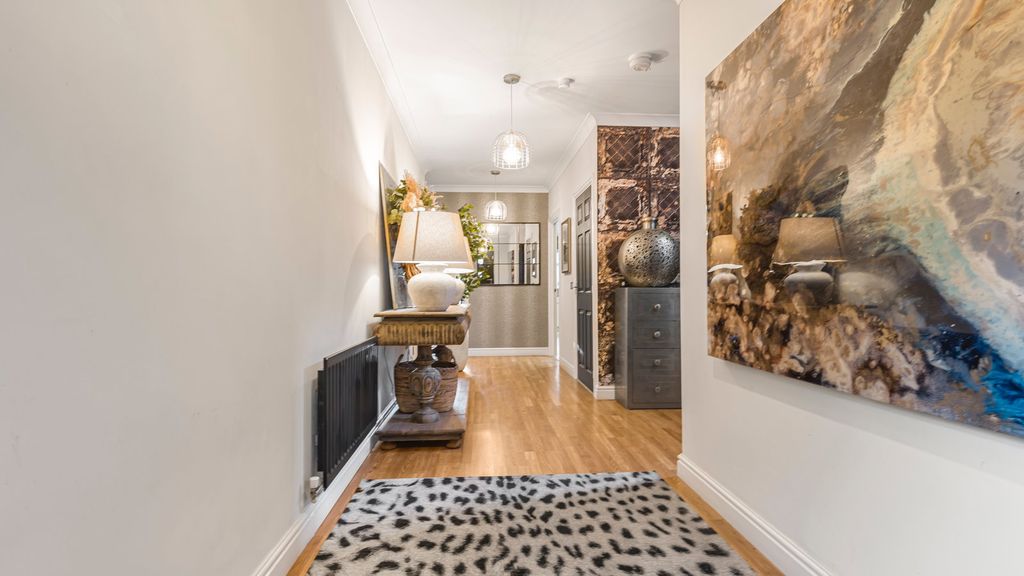 Property photo 3 of 36