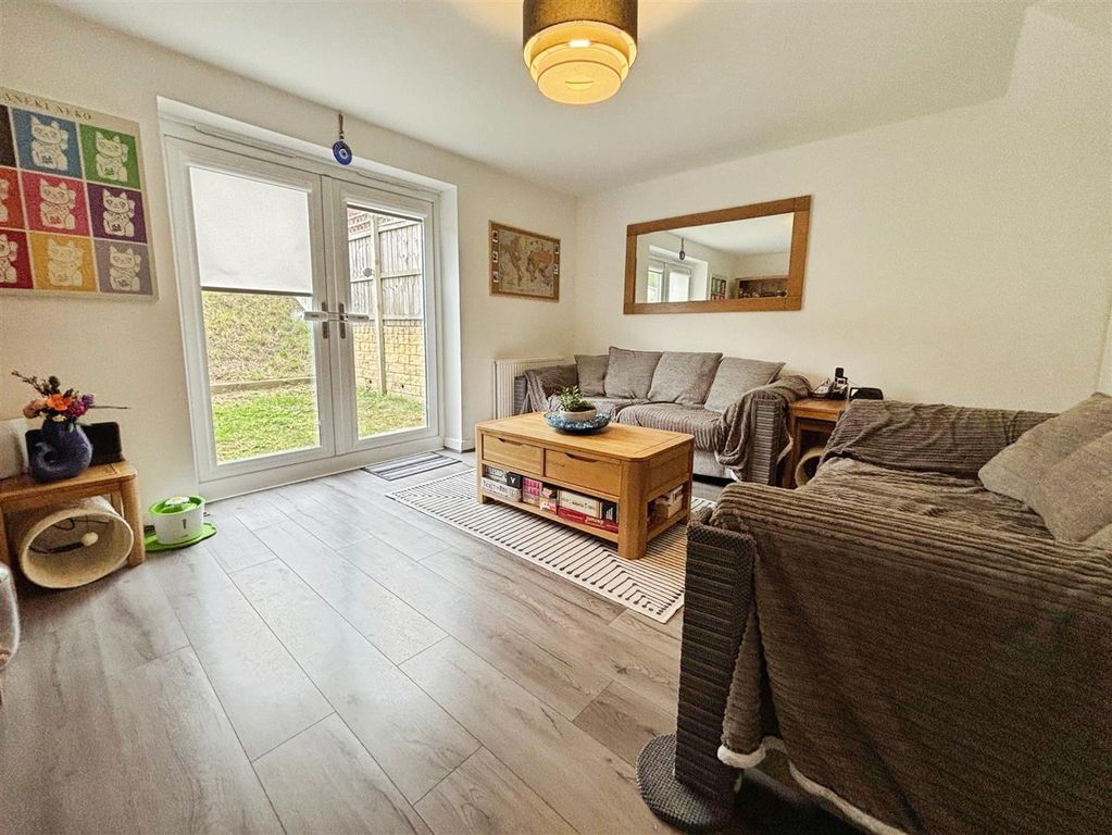 Property photo 3 of 26 Lounge