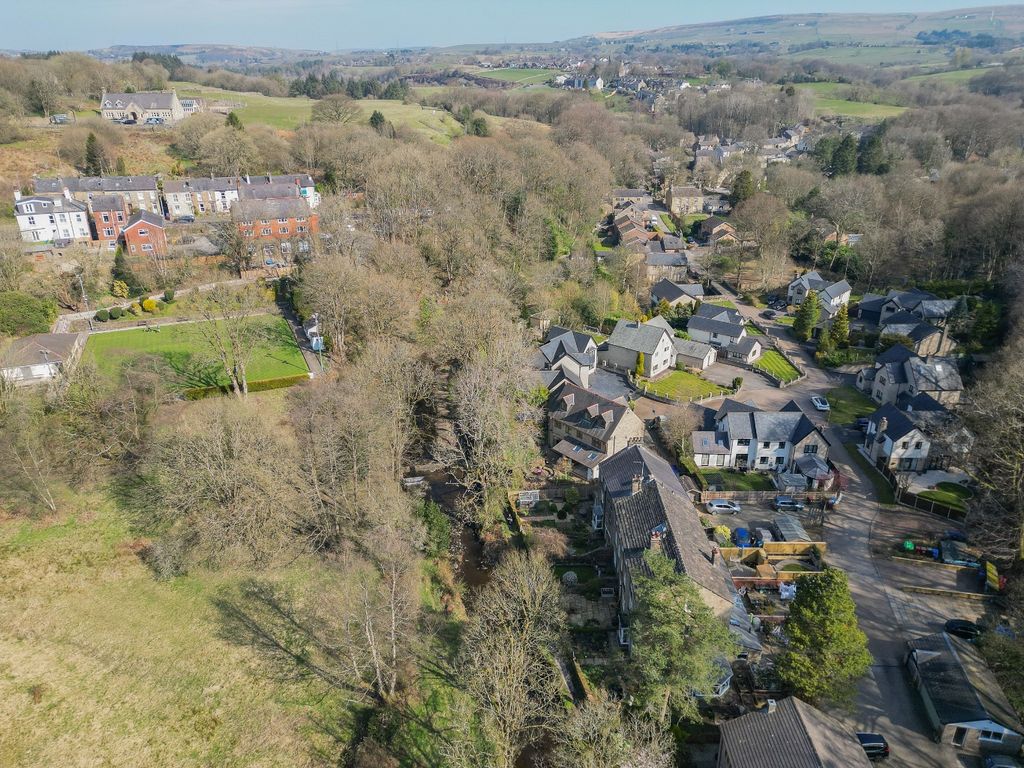 Property photo 2 of 41 3703354