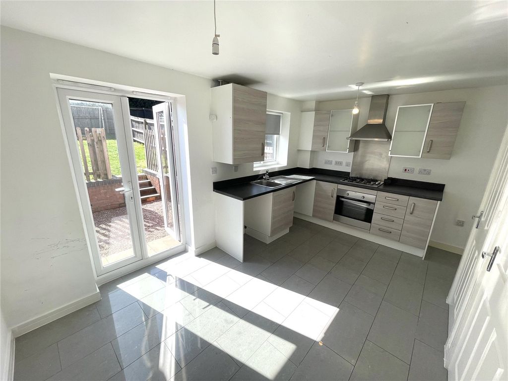 Property photo 3 of 17 Kitchen/Diner