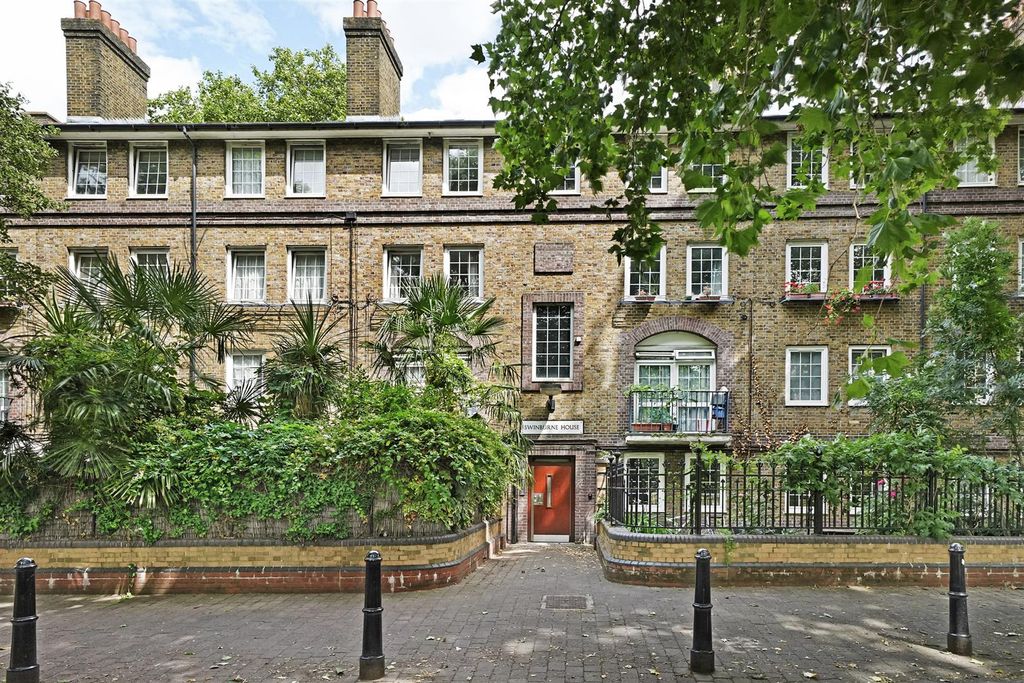 Property photo 1 of 14 Swinburne House