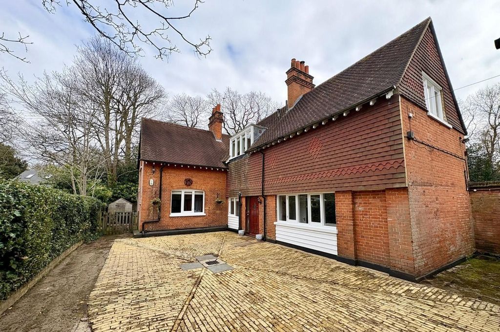 Property photo 2 of 22 Picture No. 25