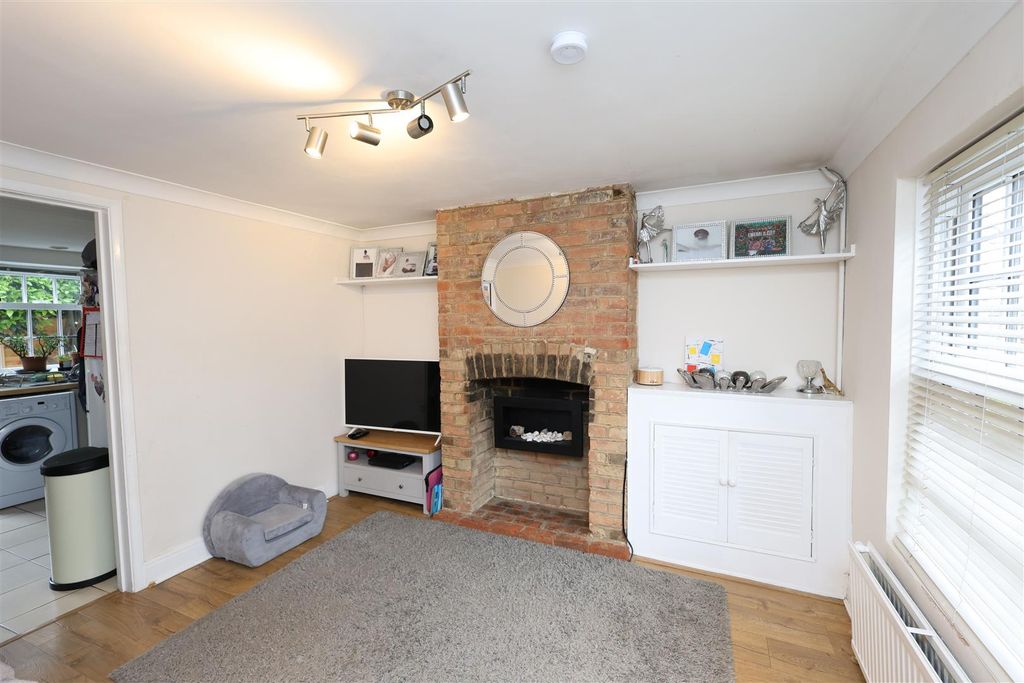 Property photo 2 of 14