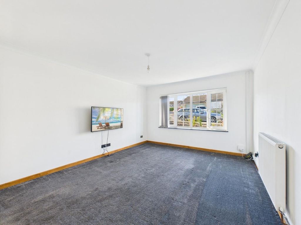 Property photo 3 of 12 Living Room