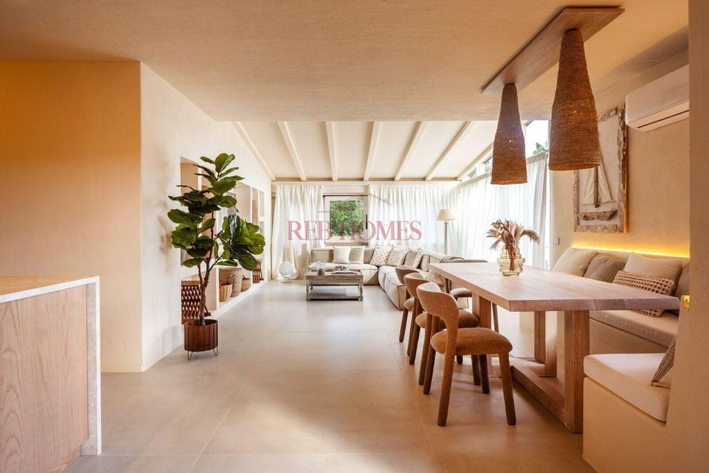 Property photo 1 of 35 New Four-Room Apartment Over Three Levels With Garden In Porto Rotondo