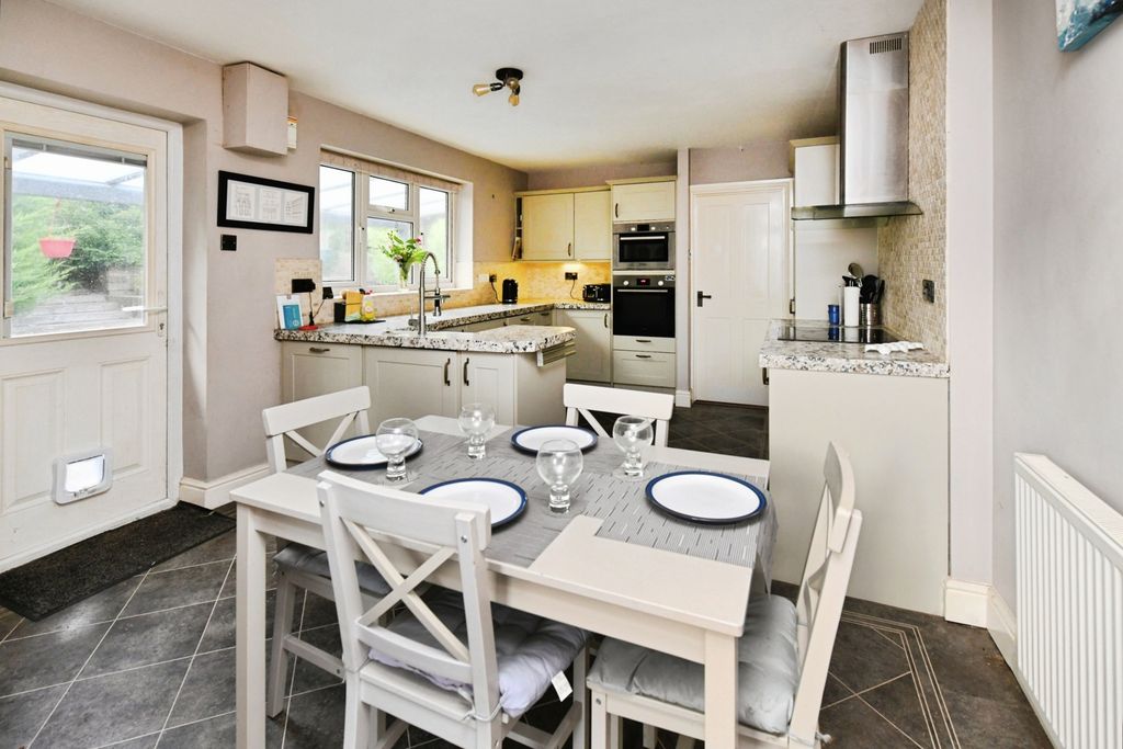 Property photo 2 of 18 Pbox-Img.Jpg