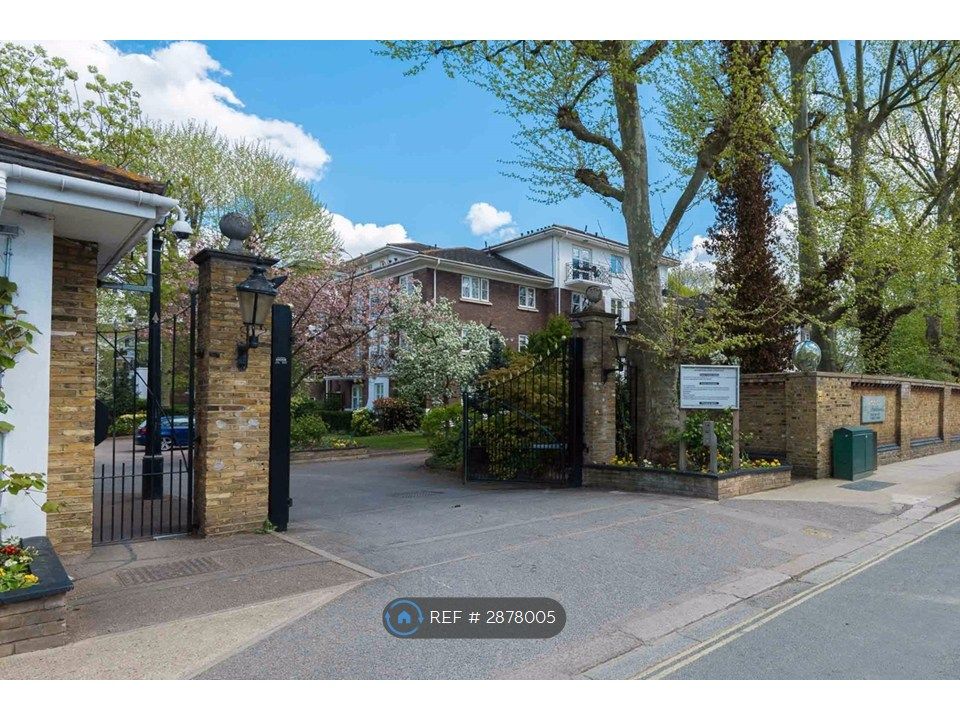 Property photo 3 of 9 Entrance