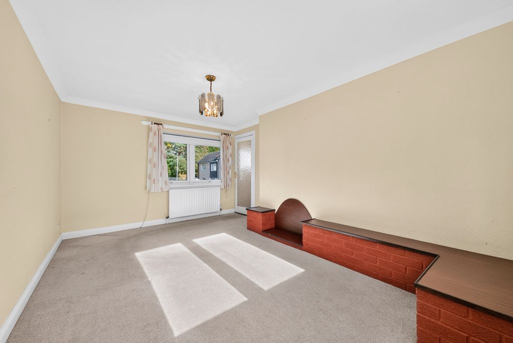 Property photo 2 of 16 Lounge