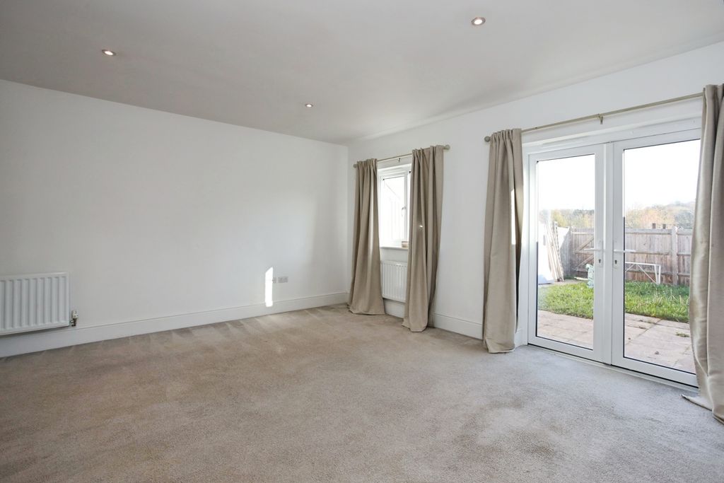 Property photo 2 of 20 Pbox-Img.Jpg