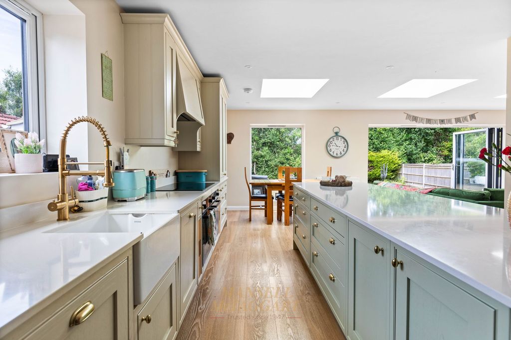 Property photo 1 of 31