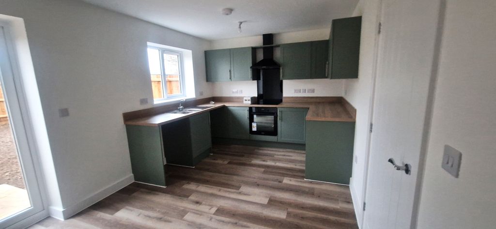 Property photo 2 of 4 Kitchen