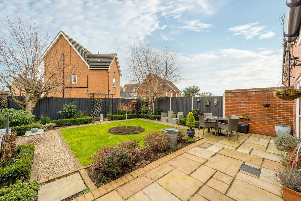 Property photo 3 of 17