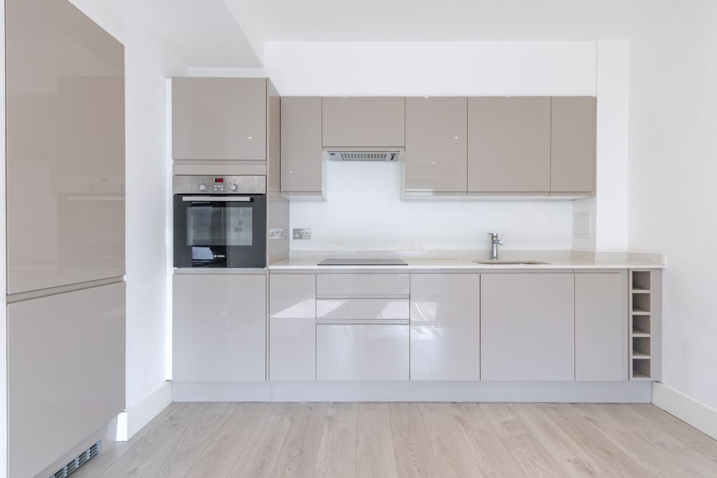 Property photo 2 of 20 Kitchen 1