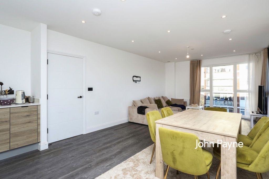 Property photo 3 of 8 68Bc7135-6E13-F11...