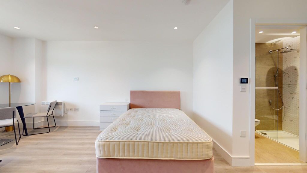 Property photo 3 of 11 Bedroom