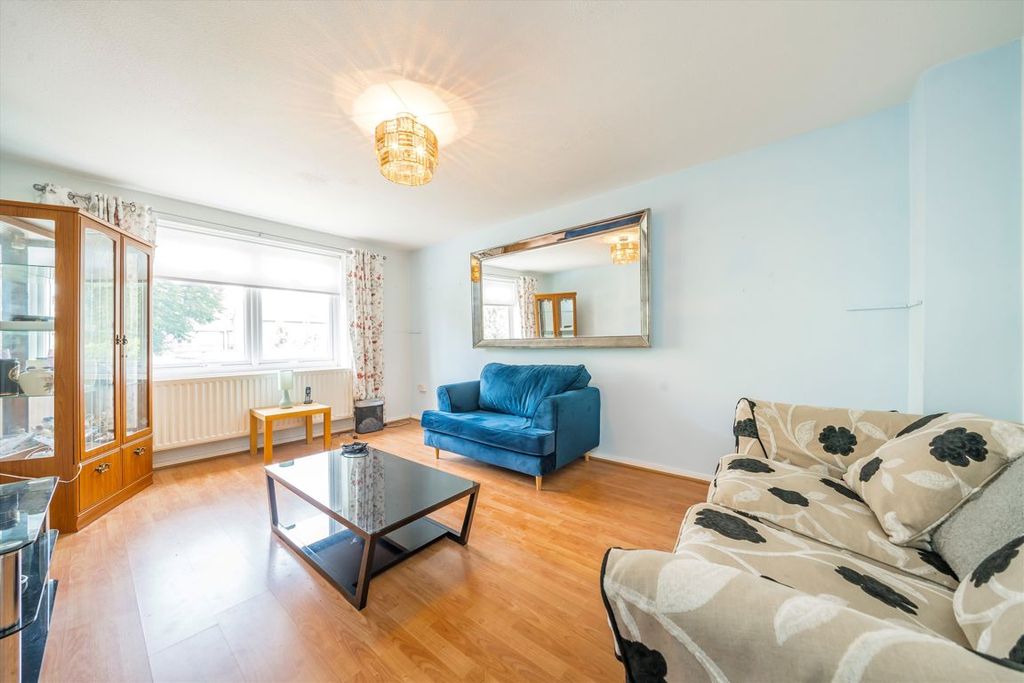Property photo 2 of 7