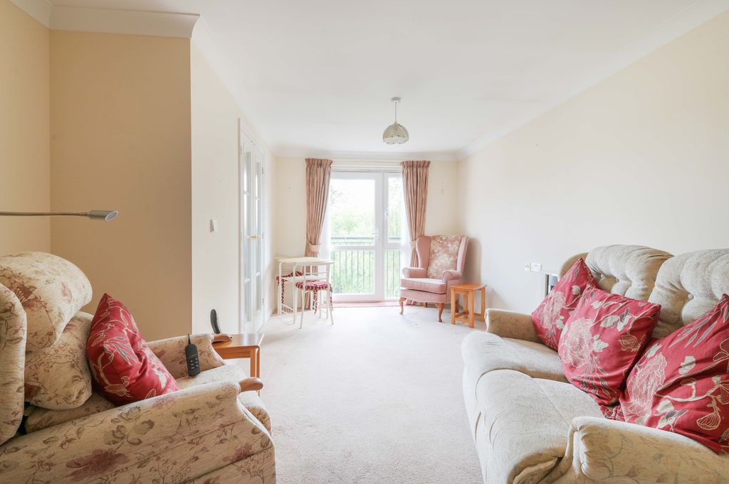 Property photo 2 of 17