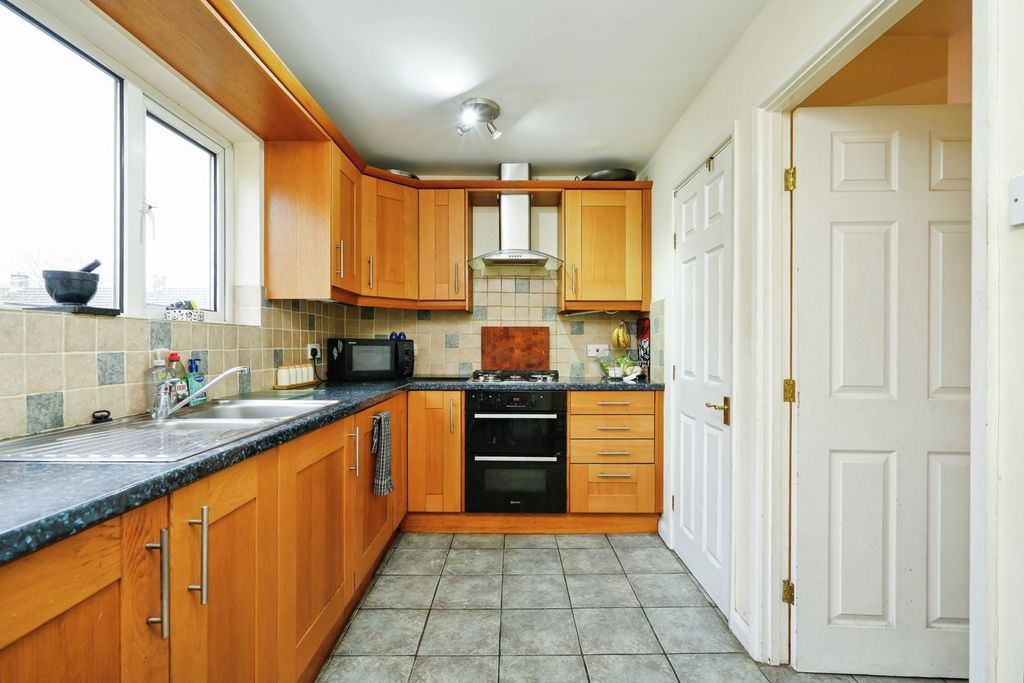 Property photo 2 of 15 Pbox-Img.Jpg