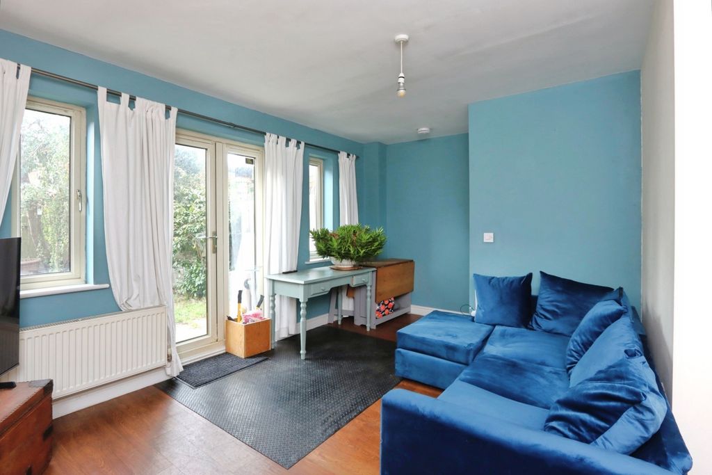 Property photo 3 of 17 Photo