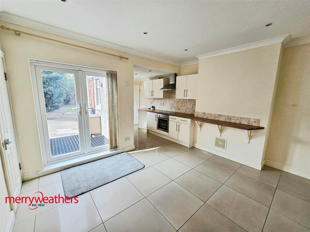 Property photo 2 of 13 Kitchen