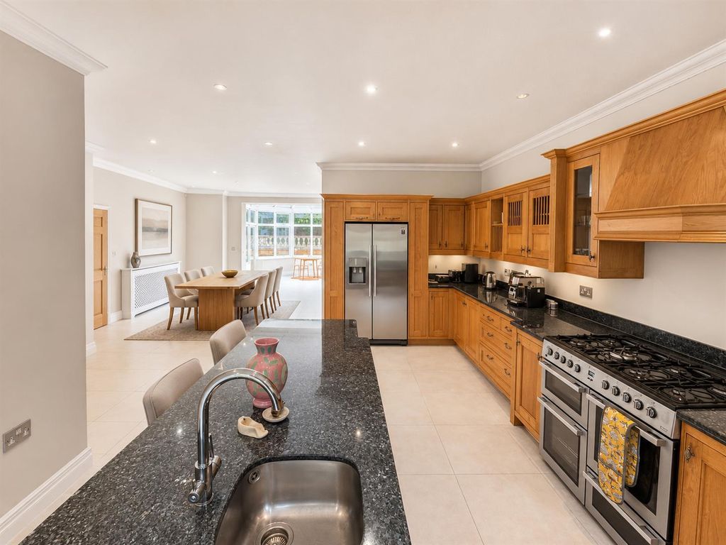 Property photo 3 of 12 Jersey Place Kitchen.Jpg