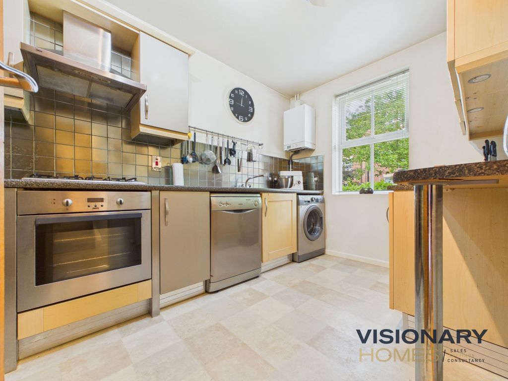 5 bed end terrace house for saleKingfisher Court, Burntwood, Staffordshire WS7