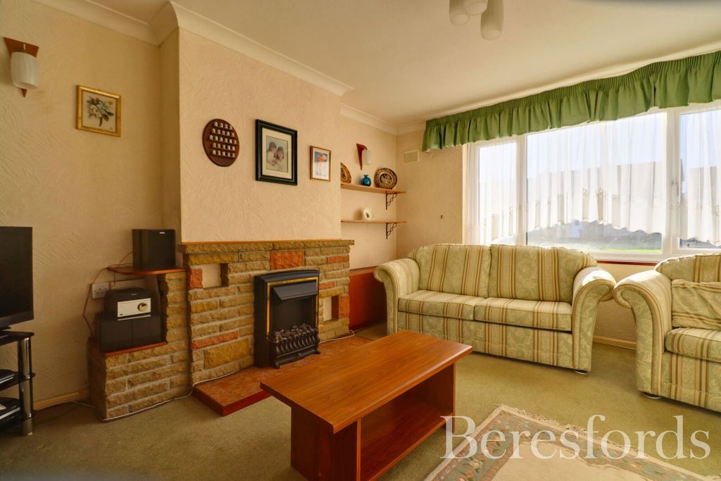 Property photo 3 of 18 Picture 3