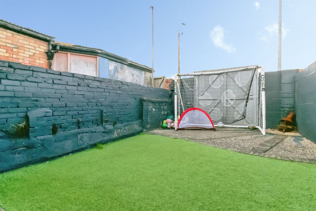 Property photo 2 of 14