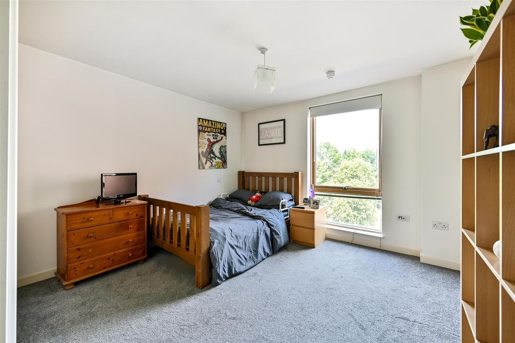 Property photo 3 of 13