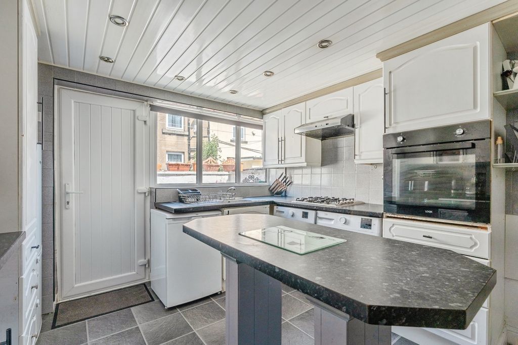 Property photo 3 of 14 Pbox-Img.Jpg