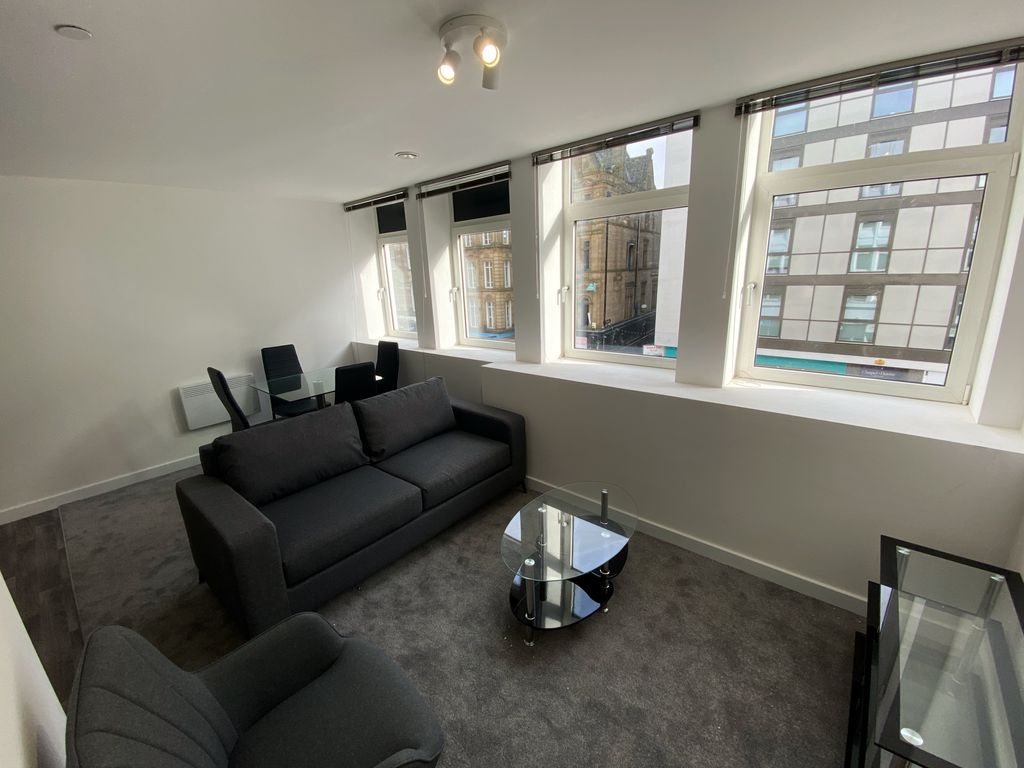 Property photo 2 of 7 Living Room