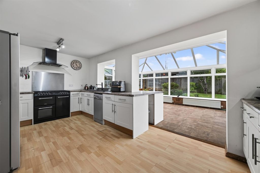 Property photo 2 of 19 15Theslipweb23.Jpg
