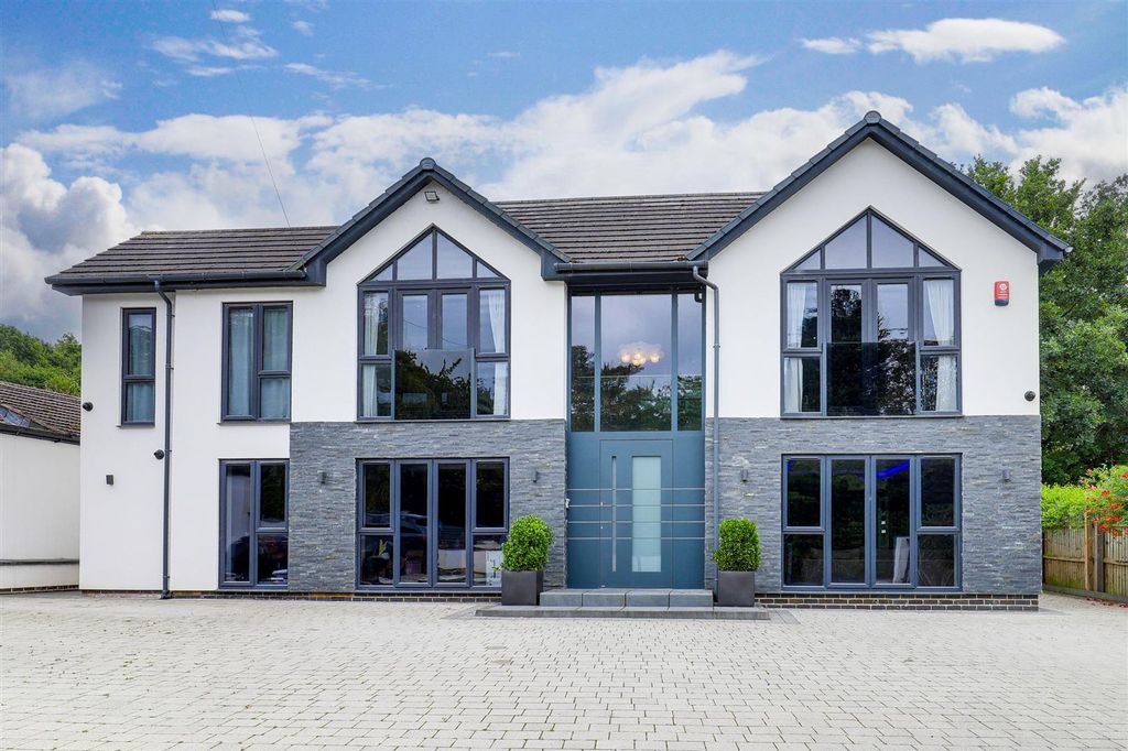 Property photo 1 of 41