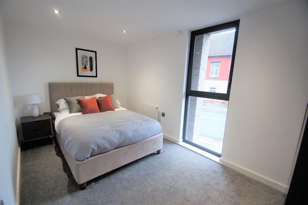 Property photo 2 of 29