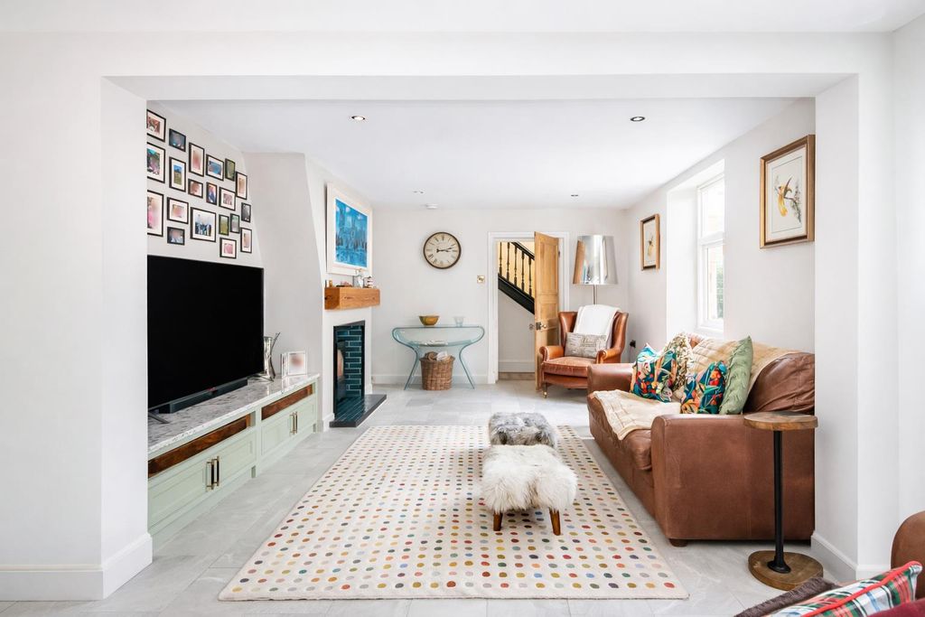 Property photo 1 of 21 Snug