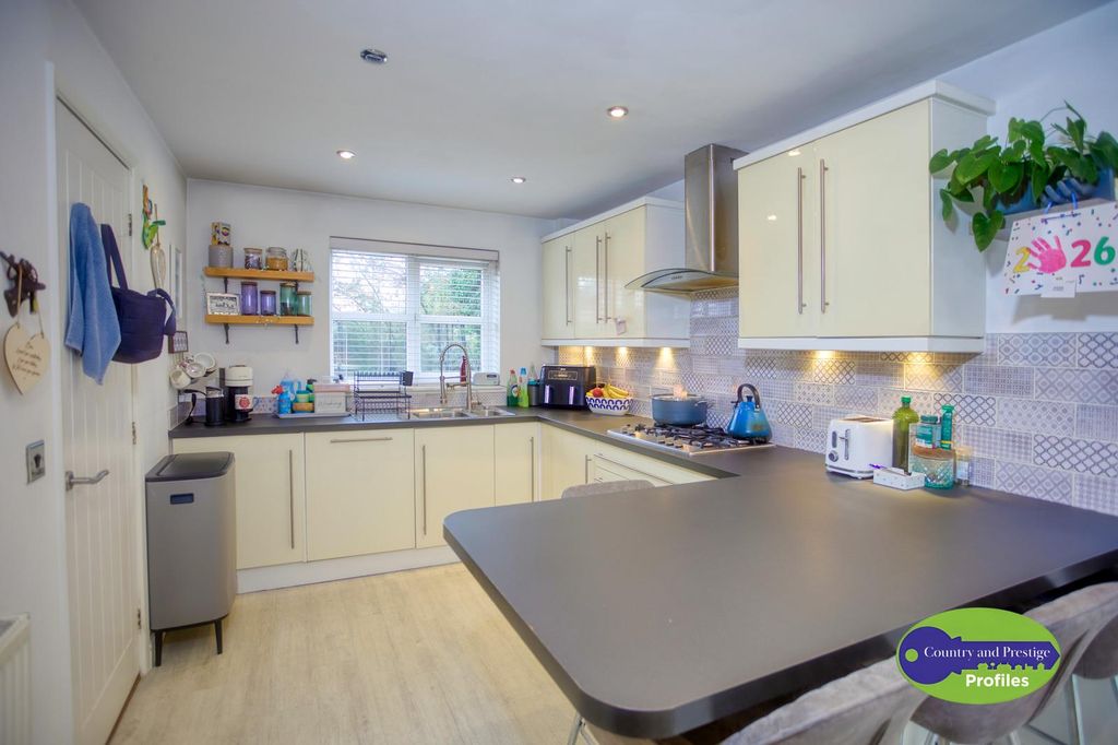 Property photo 2 of 33 9 Mays Farm Drive (42).Jpg