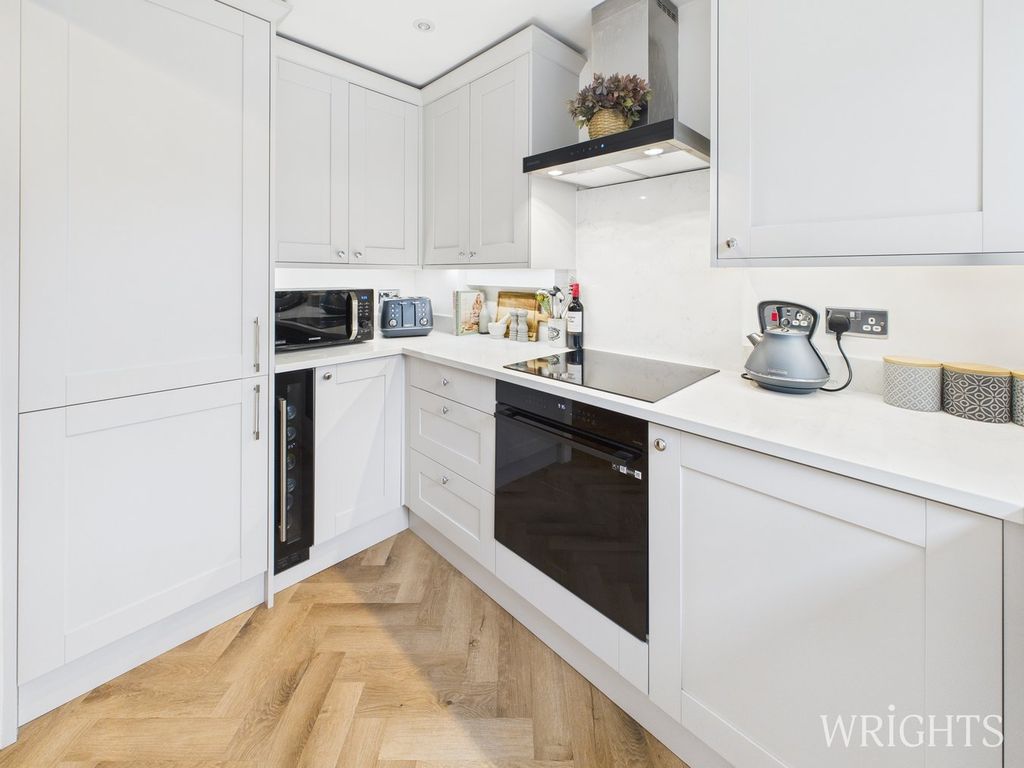 Property photo 3 of 27