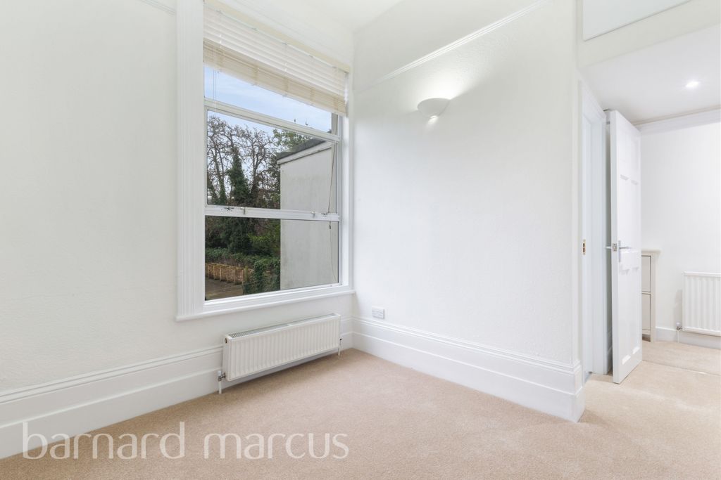 Property photo 3 of 11 Image