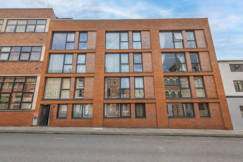 Property photo 1 of 5