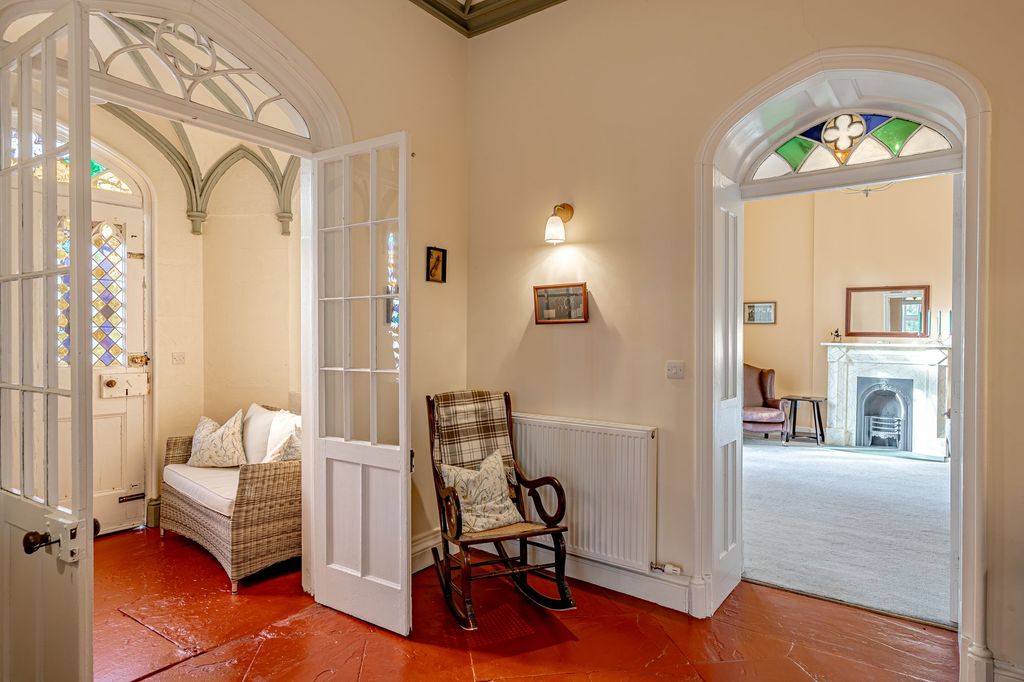 Property photo 3 of 48